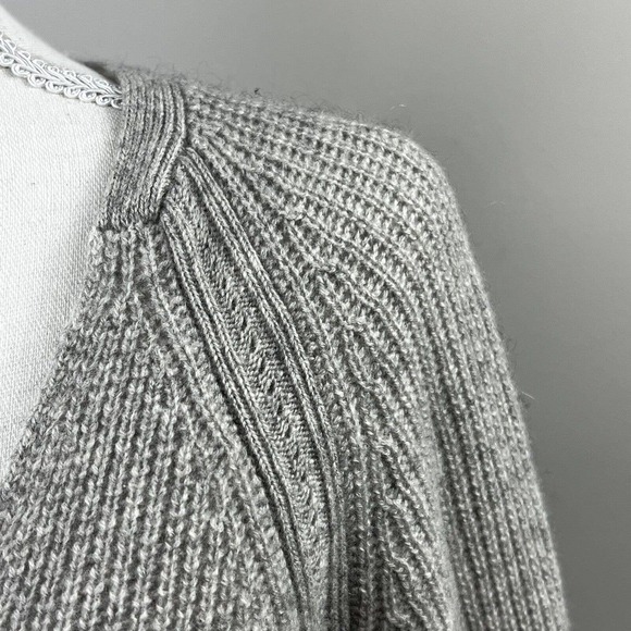 Allaway 100% Cashmere Gray V Neck Sweater Size M Shaker Knit - Picture 4 of 11